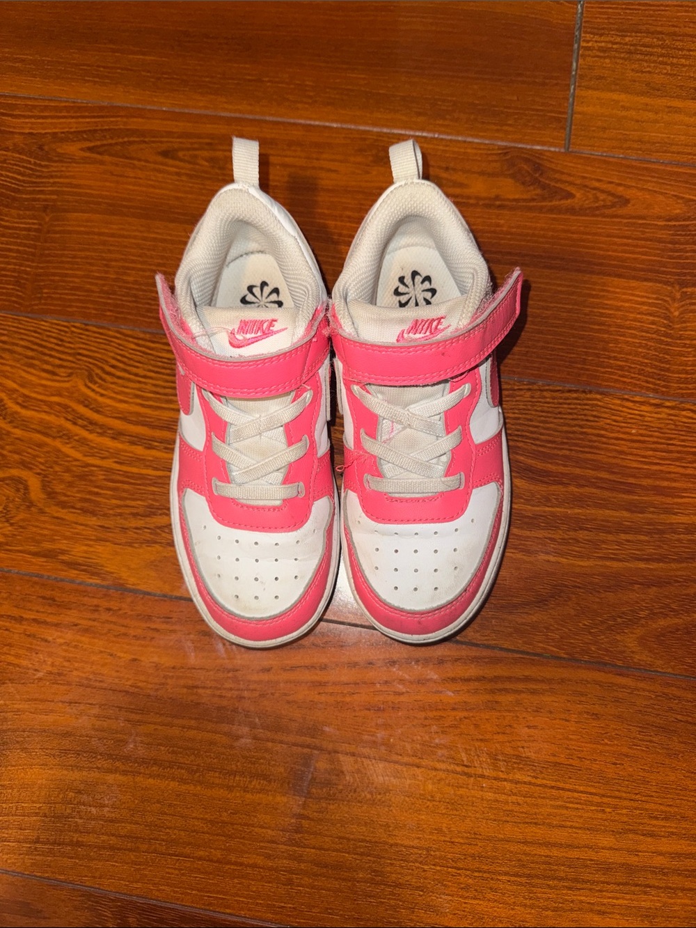 Nike Kids White and Pink Velcro Low-Top Sneakers